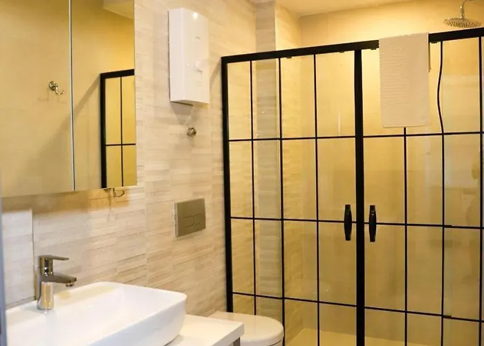 Erisch 公寓式酒店 3*